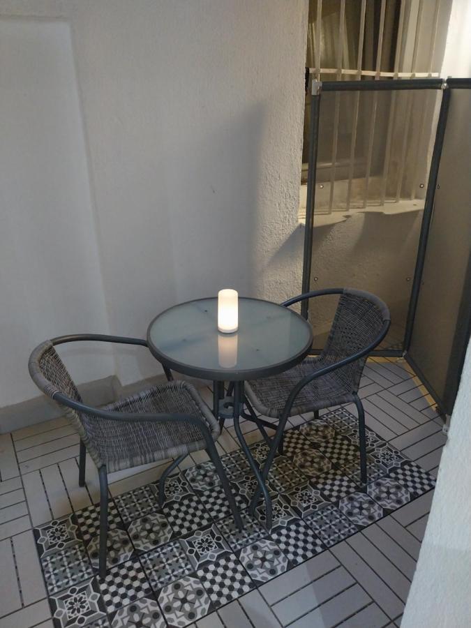 Centrico Apartamento Con Patio Madrid Kültér fotó