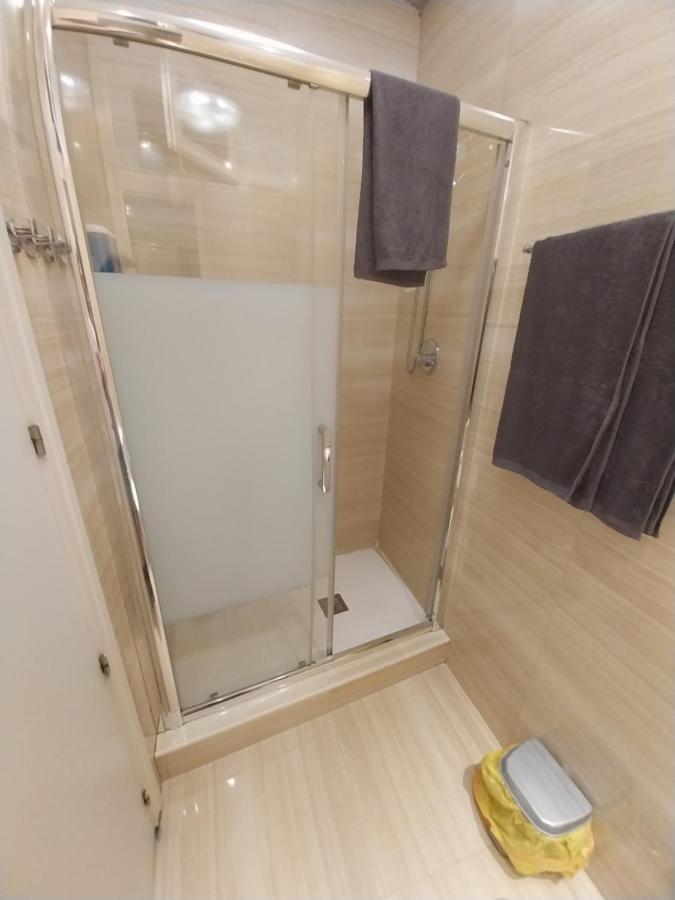 Centrico Apartamento Con Patio Madrid Kültér fotó